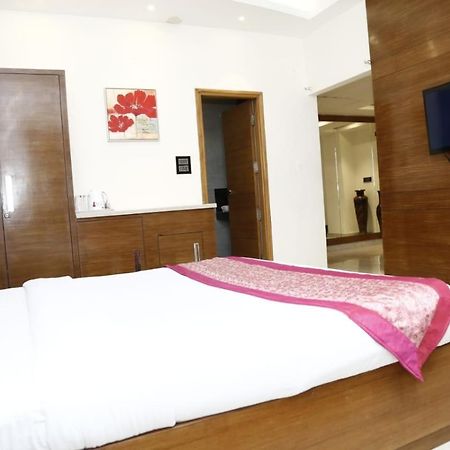 Hotel Pacific Roorkee Zewnętrze zdjęcie