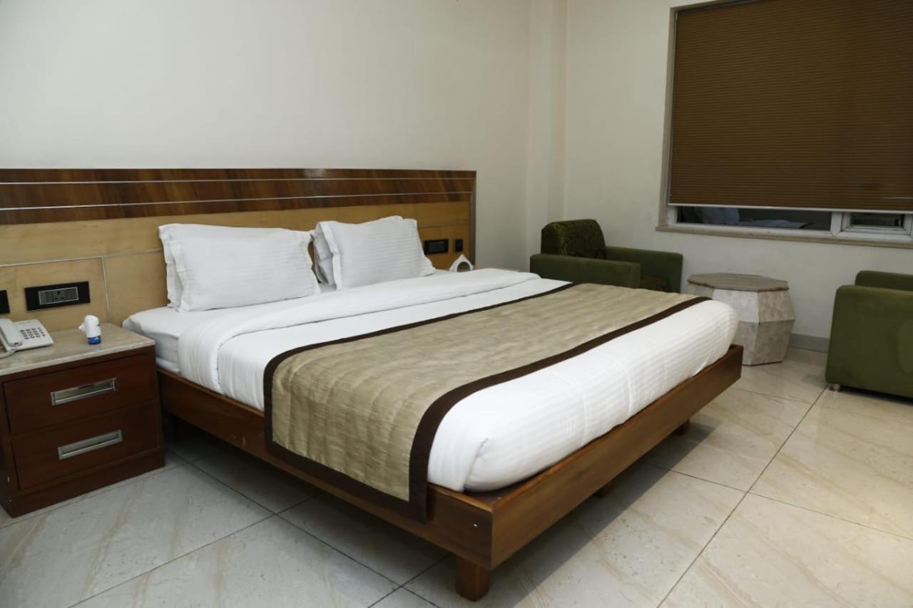 Hotel Pacific Roorkee Zewnętrze zdjęcie